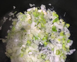 Foto del paso 4 de la receta: Pechuga de pollo a la crema con verdeo