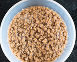 Foto del paso 1 de la receta: Falsa boloñesa (soja texturizada) con pasta de lentejas rojas