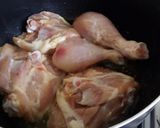 Foto del paso 2 de la receta: Pollo encebollado en salsa de ketchup y coca cola