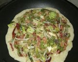 Foto langkah ke 5 dari resep Pizza sederhana teflon.