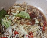 Foto langkah ke 4 dari resep Tumis Pepaya Muda.