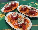 Une image de l'étape 12 de Tomates farcies au crabe, carottes râpées et crème de balsamique.
