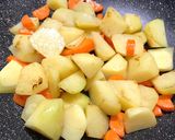 A picture of step 4 of Chicken Wing Stew with Potato.