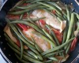 Foto del paso 6 de la receta Merluza salteada con judías y setas