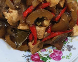 Foto langkah ke 3 dari resep Oseng Kikil Tahu.