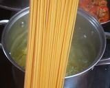 Pas rețetă Spaghete cu pipote în sos de roșii 1 fotografie