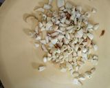 A picture of step 1 of Garlic Powder Homemade.