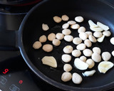 Foto del paso 3 de la receta: Calamares en salsa con patatitas