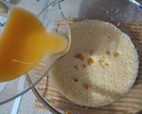 Foto del passaggio 2 della ricetta Ciambellone all' arancia