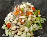 Foto langkah ke 1 dari resep Nasi Goreng Daun Bawang Mommylicious.