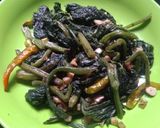 রসুন দিয়ে লাউ.এর ডোগা ভাজি রেসিপির ধাপ 3 ছবি