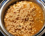 Foto langkah ke 4 dari resep Ramen Pedas.
