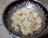 A picture of step 3 of Potato Crisps#themechallenge.