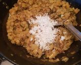 A picture of step 6 of Raw banana Potato podimas.