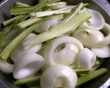 Foto del paso 2 de la receta: Pencas de acelga en escabeche