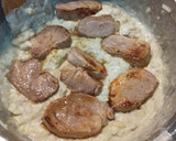 Foto del paso 3 de la receta: Solomillo en salsa de queso azul de hojas y nueces 🍽