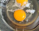 Foto langkah ke 3 dari resep Omelette mie.