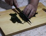 Foto langkah ke 1 dari resep Sup Rumput Laut | Korean Seaweed Soup (Miyeok Guk).