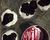 Foto del paso 10 de la receta: Tarta de mousse de queso y futos rojos