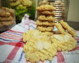 Foto langkah ke 6 dari resep Almond Cheese Vanila Cookies.