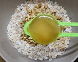 Foto del paso 3 de la receta: 🍎🍯 Apple crumble de avena, nuez y miel 🍎 sin masa 🍯🍎