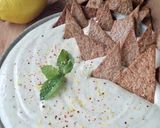 Une image de l'étape 3 de Crème de feta inspiration Grèce et ses chips de wraps maison.