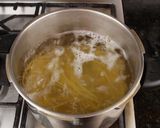 A picture of step 4 of Tilda’s ricebeans special.