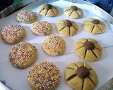 A picture of step 6 of Chocolate flower cookies.