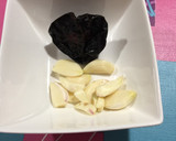 Foto del paso 2 de la receta: Espinacas con ajos y ñoras