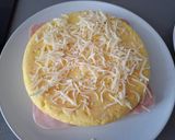 Foto del paso 3 de la receta: Tortilla de patatas rellena de jamón York y queso