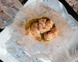 Foto del paso 7 de la receta: Salmón marinado con patatas especiadas al horno