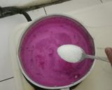 Foto langkah ke 5 dari resep Puding Lava Buah Naga Merah.