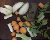 Foto langkah ke 2 dari resep Air Kaldu Sapi dan Blansir Daging.