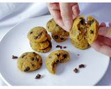 Foto langkah ke 5 dari resep Chocochip Cookies /Soft Cookies /Chewy Cookies /Cookies Teflon.
