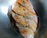 Foto del paso 7 de la receta Pechuga de pollo con mantequilla al horno y hierbas aromáticas
