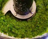 Bazsalikom pesto recept fázis 2 fotója