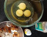 A picture of step 2 of Ande ka Halwa.