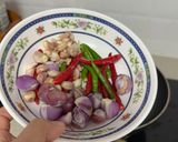รูปขั้นตอนการทำที่ 2 ของ น้ำพริกไข่ต้ม