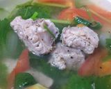 Hình bước làm 2 của món Canh sườn nấu ngót