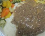 A picture of step 9 of Gravy and Mash.