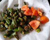 A picture of step 3 of Bhindi tomato masala fry.