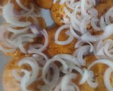 A picture of step 6 of Street style pani phulki chaat.