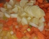 Foto langkah ke 2 dari resep Egg Drop Corn Soup with Tofu.