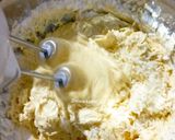Foto langkah ke 3 dari resep Cheese Crumble Cake.