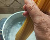 A picture of step 3 of Spaghetti with Zucchini Blossoms and Lemon.