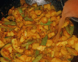 परवल आलू की मसालेदार सब्जी रेसिपी चरण 3 फोटो