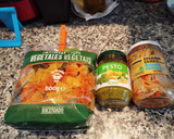 Foto del paso 1 de la receta: Pasta con ensalada china y pesto Exprés