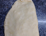 Foto del paso 4 de la receta: Empanada XXL🤩🥟lomito ahumado y queso dambo