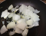 Foto del paso 5 de la receta: Pizza de cebolla y dos quesos