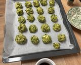 Brokkoli gombóc paradicsomszósszal, tésztával recept fázis 4 fotója